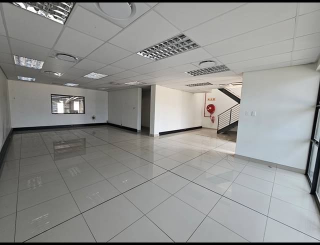 517M² WAREHOUSE TO LET IN NORTH RIDING